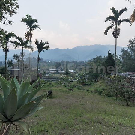 Bens Homestay Mitra Reddoorz Bogor Exterior foto