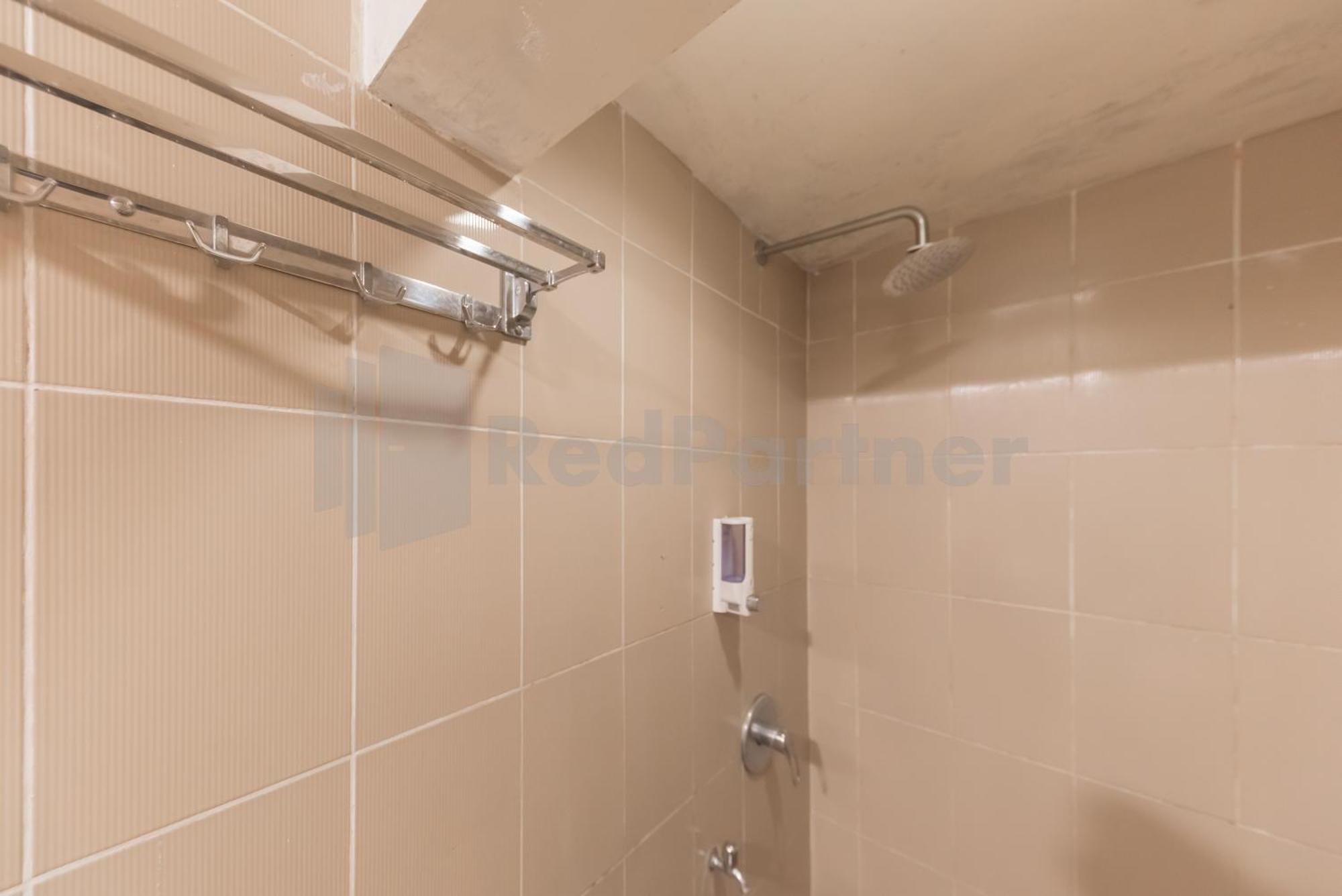 Bens Homestay Mitra Reddoorz Bogor Exterior foto